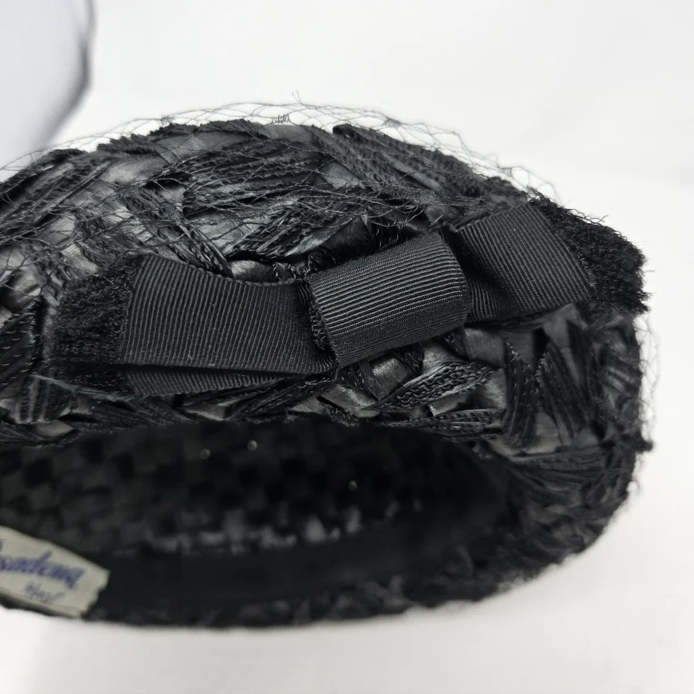 VINTAGE 1950 PASADENA HATS BLACK WOVEN STRAW BOATER HAT VEIL WOMEN OS WHIMSIGOTH